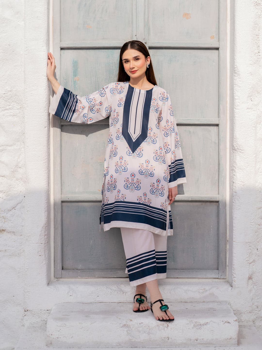 Aroosa (Stitched 2 Pcs) - Image 2