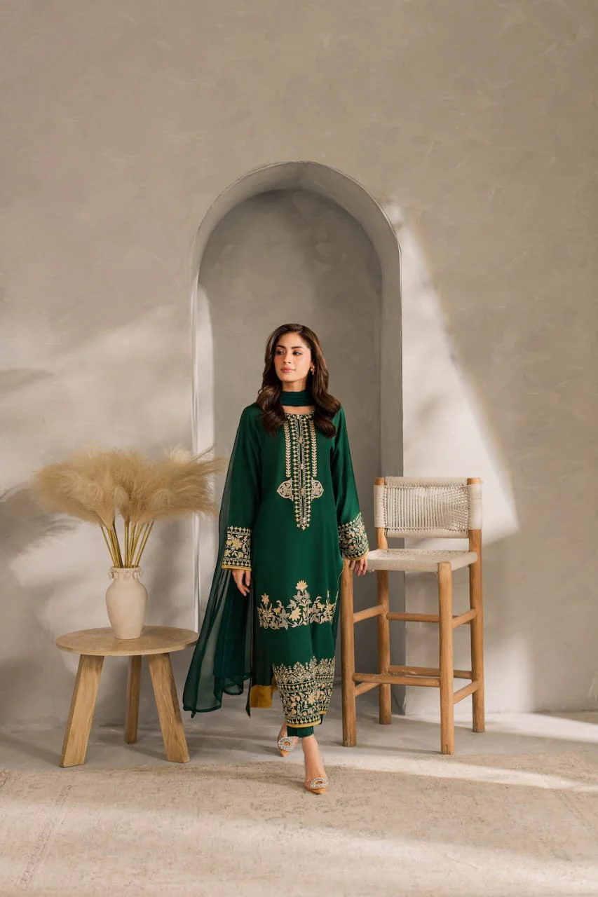 Bella Green LONG LENGHT ( Embroided 3 PCs) - Image 10