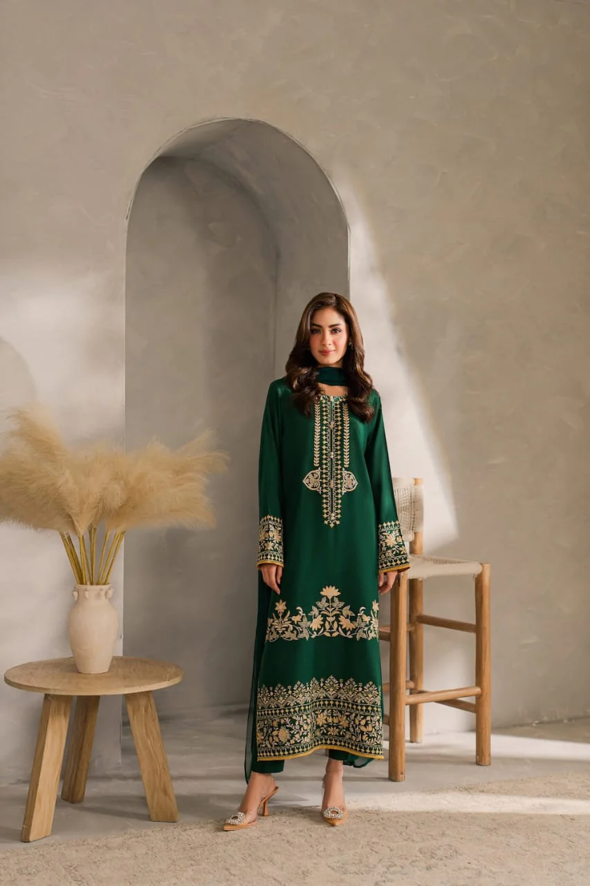 Bella Green LONG LENGHT ( Embroided 3 PCs) - Image 3