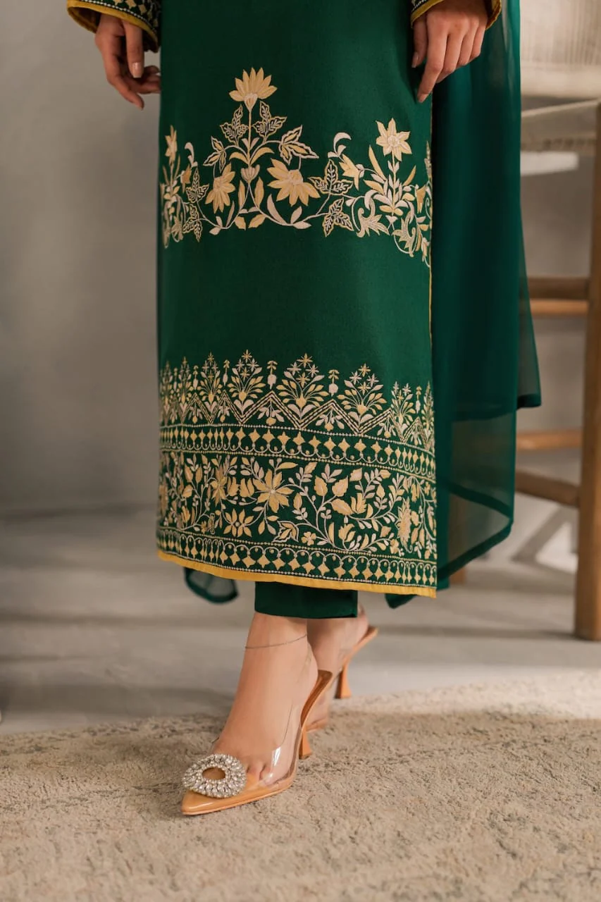 Bella Green LONG LENGHT ( Embroided 3 PCs) - Image 9