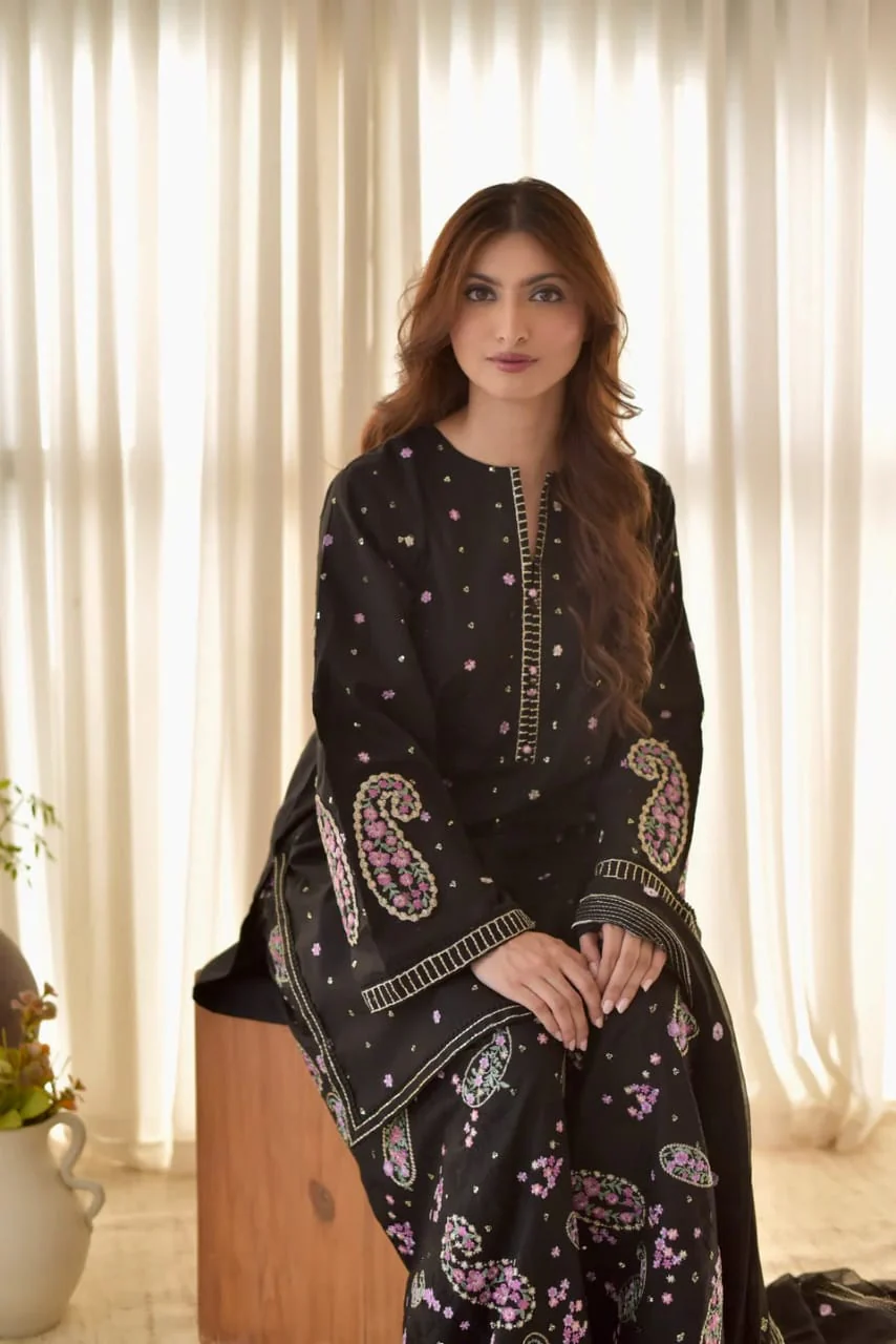 Black Cloud (Embroided 2 PCs) - Image 4