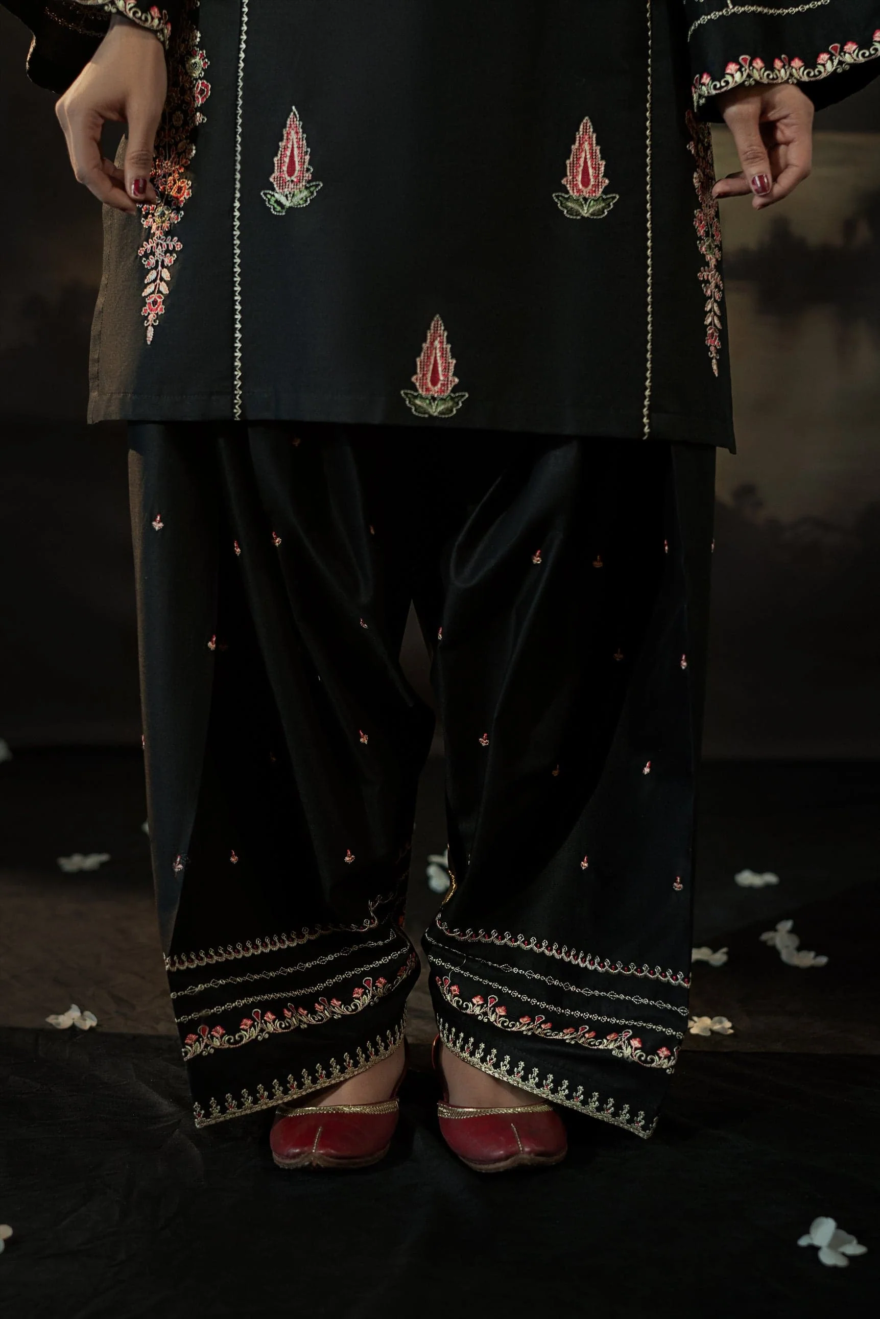 BLACK IRIS LONG LENGHT ( Embroided 2 PCs) - Image 4