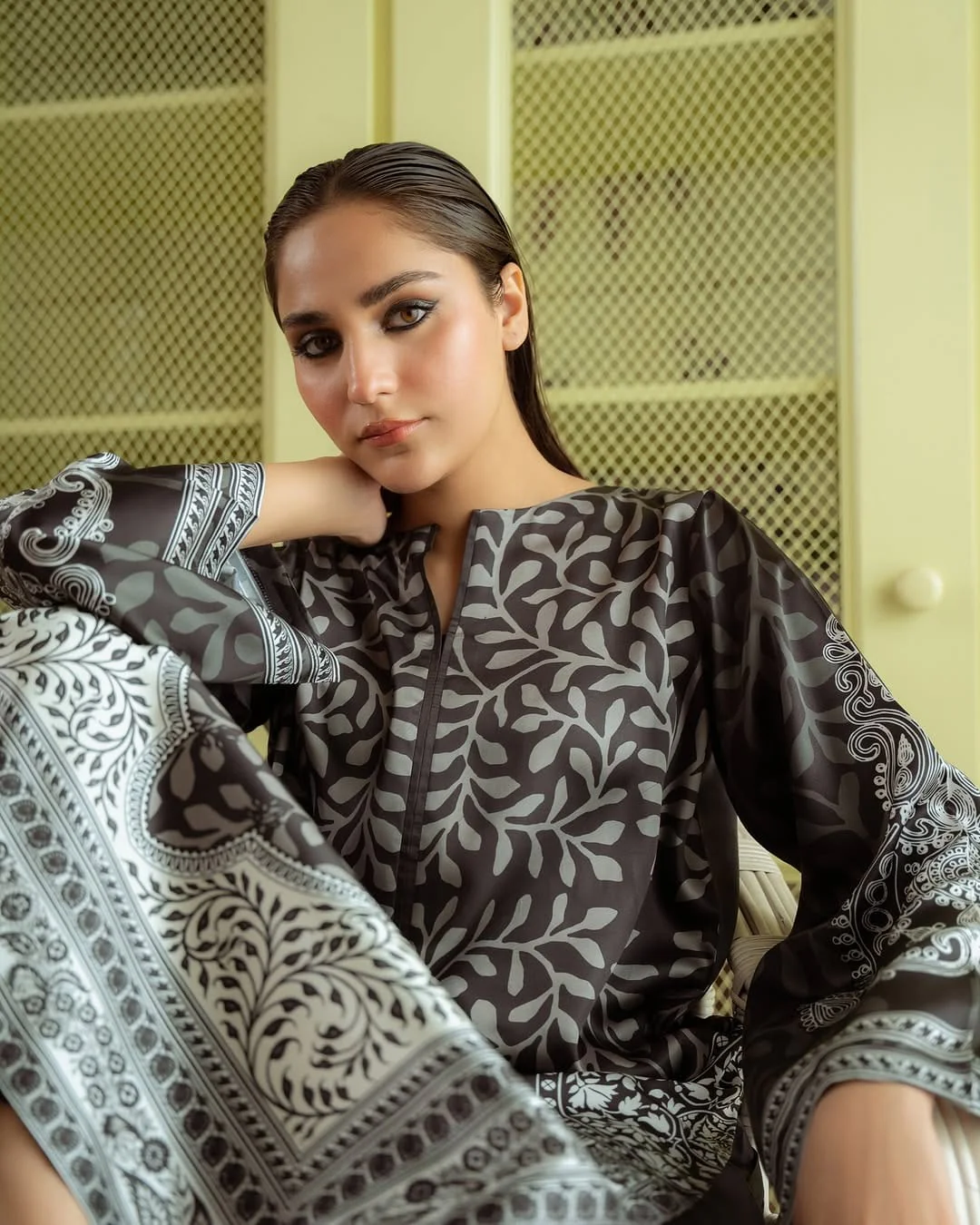 Komal Black (Digital 2 Pcs) Long Length - Image 2