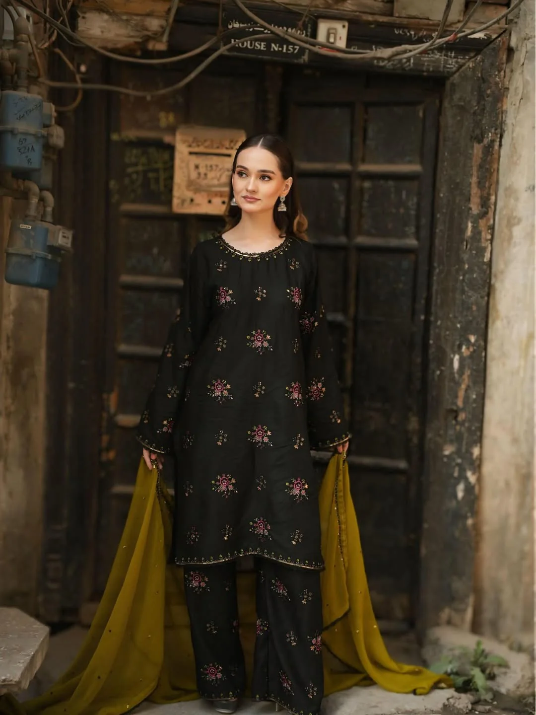 LAIRA (Embroided 3 PCs) - Image 6