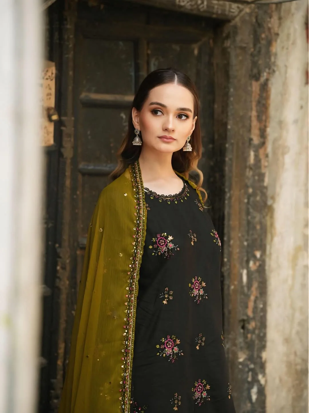 LAIRA (Embroided 3 PCs) - Image 7