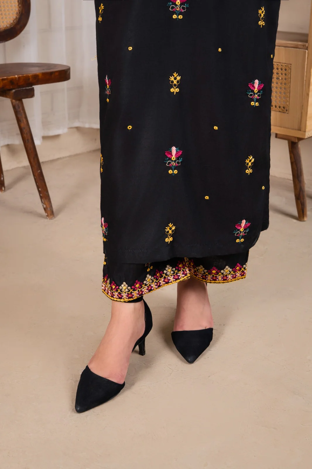 Luna (Embroided 2 PCs) - Image 6