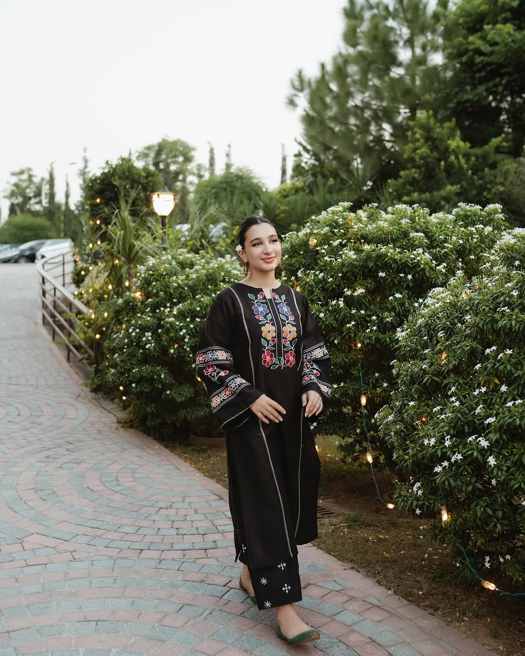 Maya Black (Embroidery 2 Pcs) - Image 5