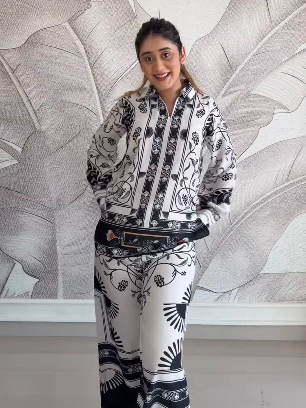 Nisa (Stitched 2 Pcs) - Image 2