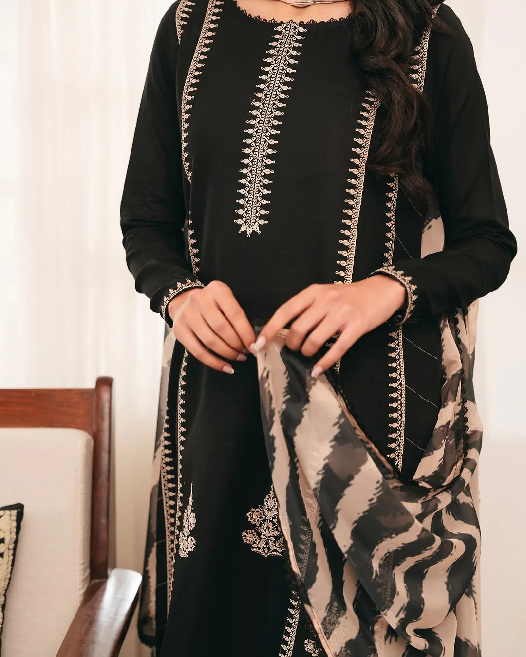 Wardah Long Length (Embroided 3 PCs) - Image 2